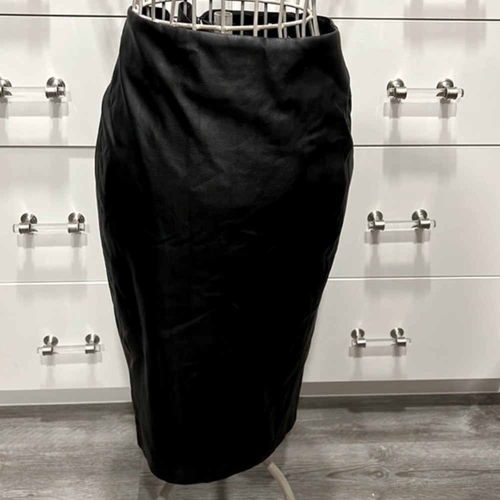 Romeo & Juliet Couture faux leather skirt, size L, New